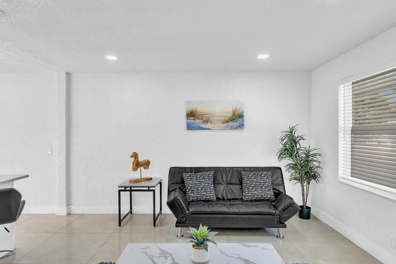 2 Bdrm Modern House Mins From Beach & Casino Hb1 Hallandale Beach Extérieur photo