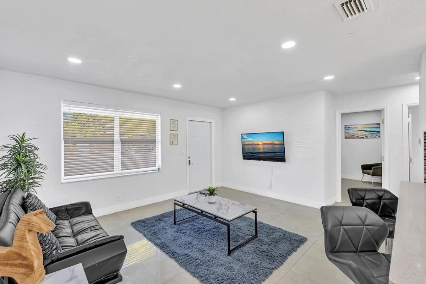 2 Bdrm Modern House Mins From Beach & Casino Hb1 Hallandale Beach Extérieur photo