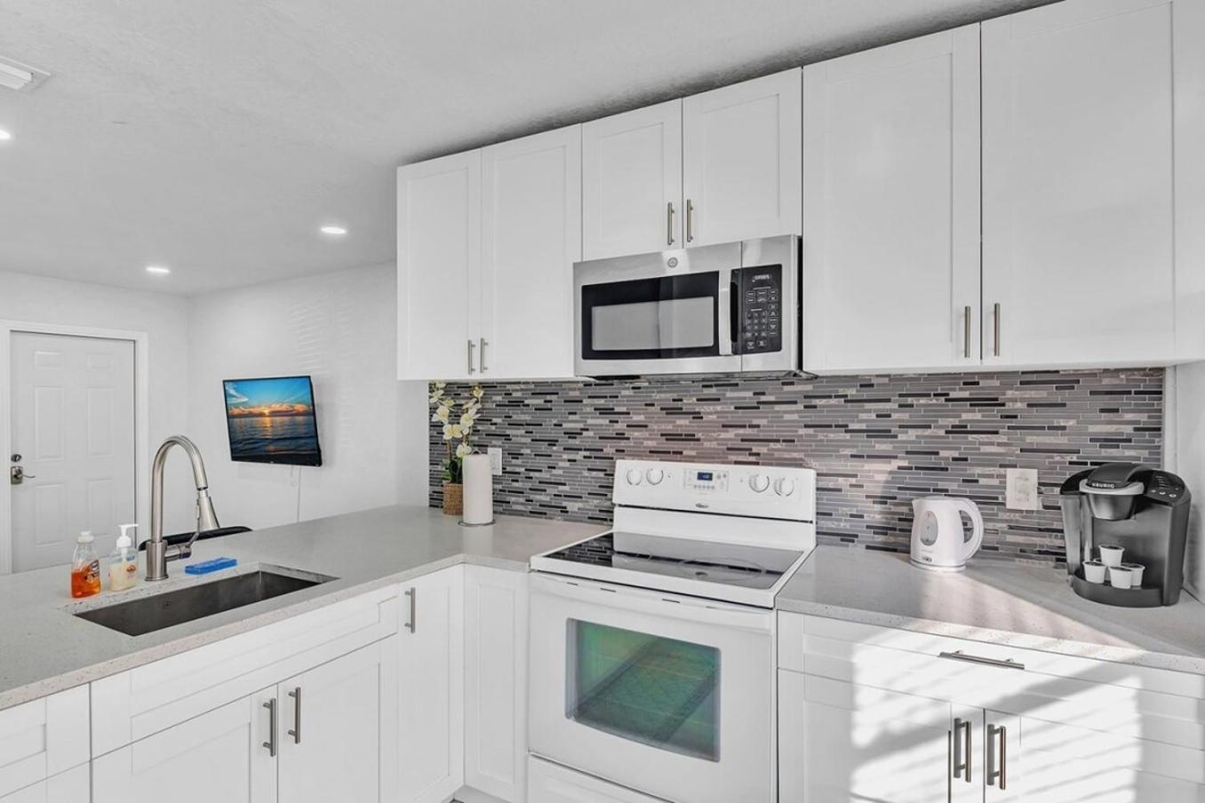 2 Bdrm Modern House Mins From Beach & Casino Hb1 Hallandale Beach Extérieur photo