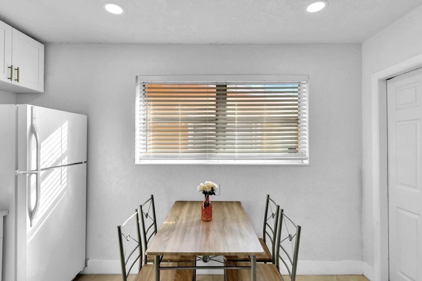 2 Bdrm Modern House Mins From Beach & Casino Hb1 Hallandale Beach Extérieur photo
