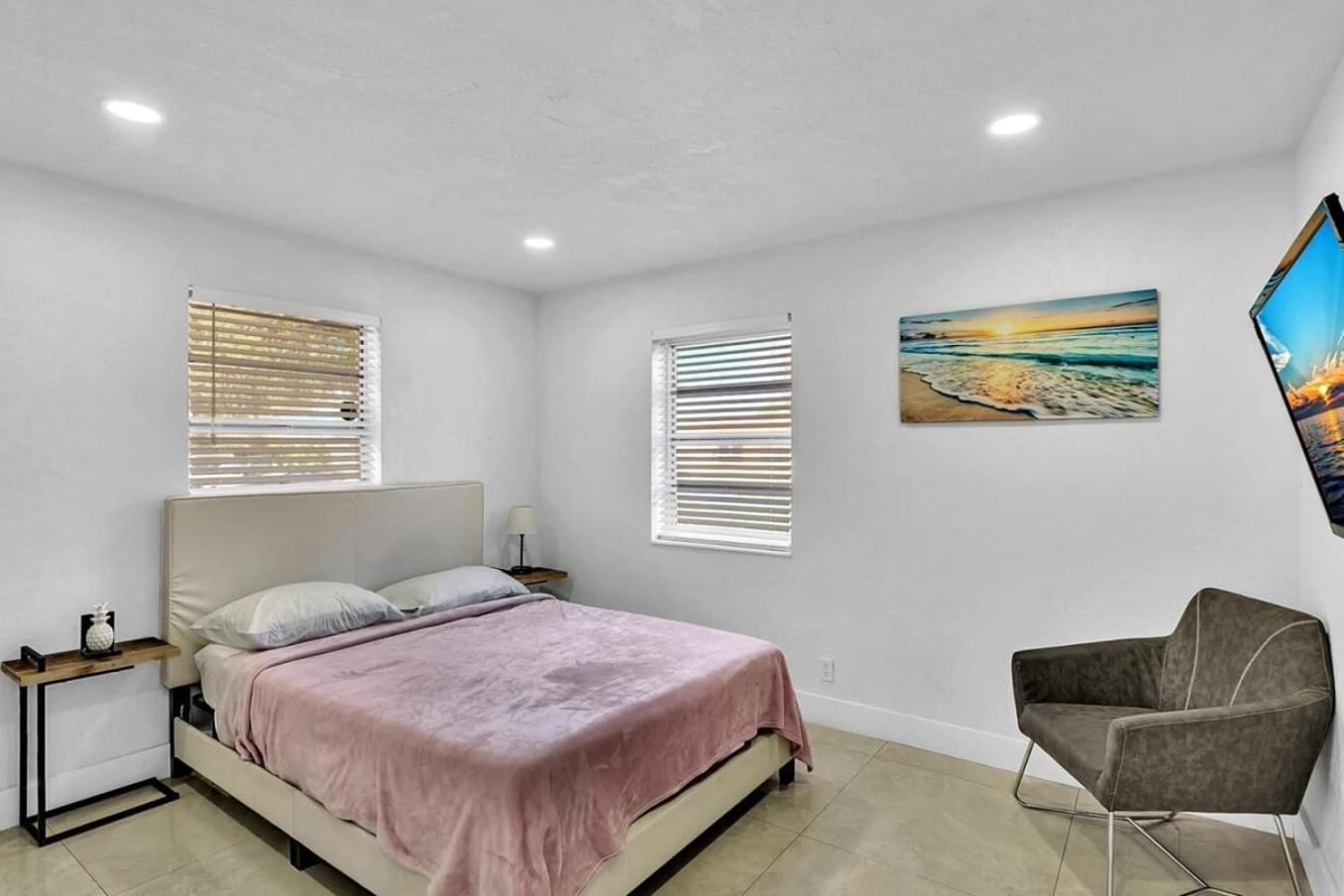 2 Bdrm Modern House Mins From Beach & Casino Hb1 Hallandale Beach Extérieur photo