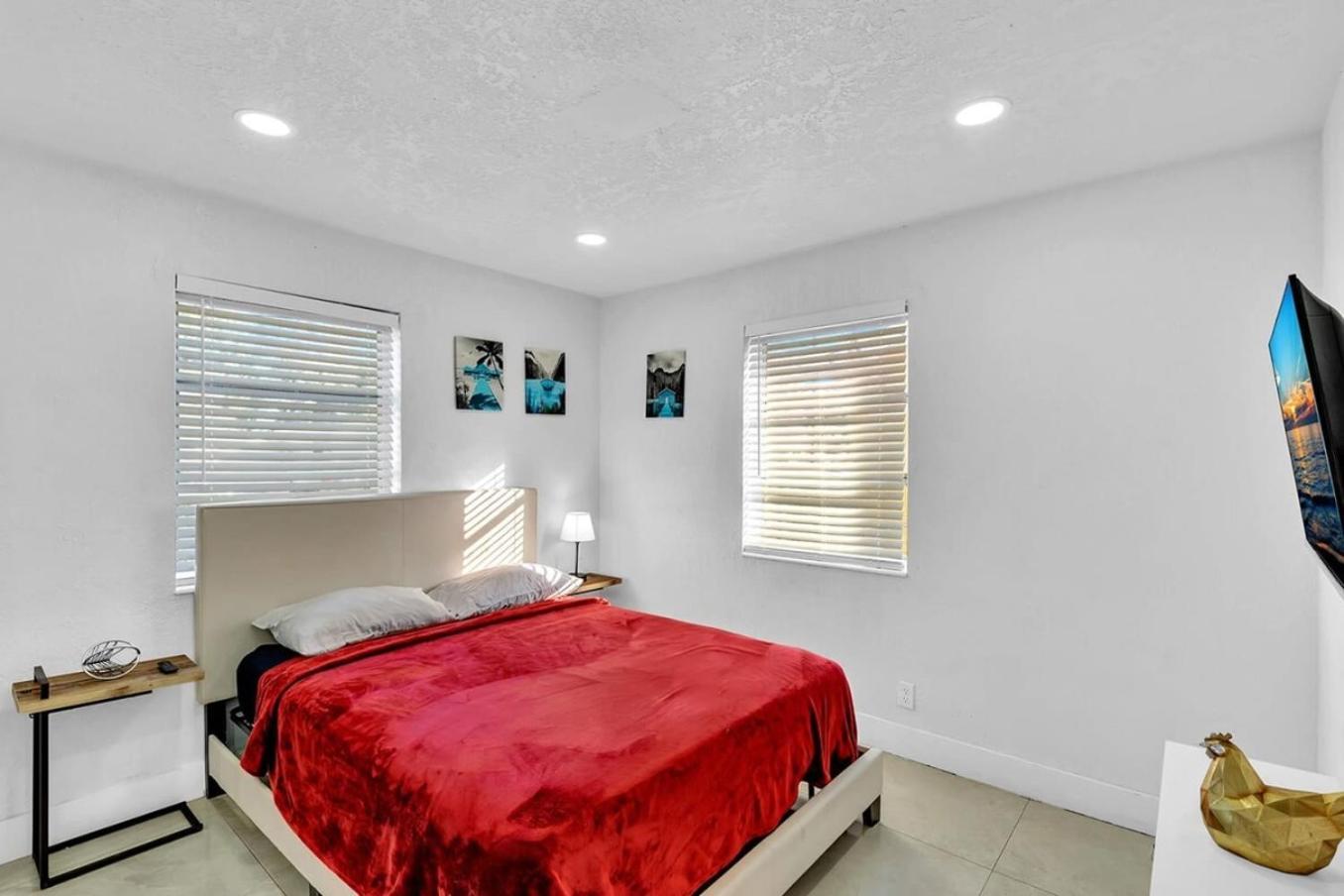 2 Bdrm Modern House Mins From Beach & Casino Hb1 Hallandale Beach Extérieur photo