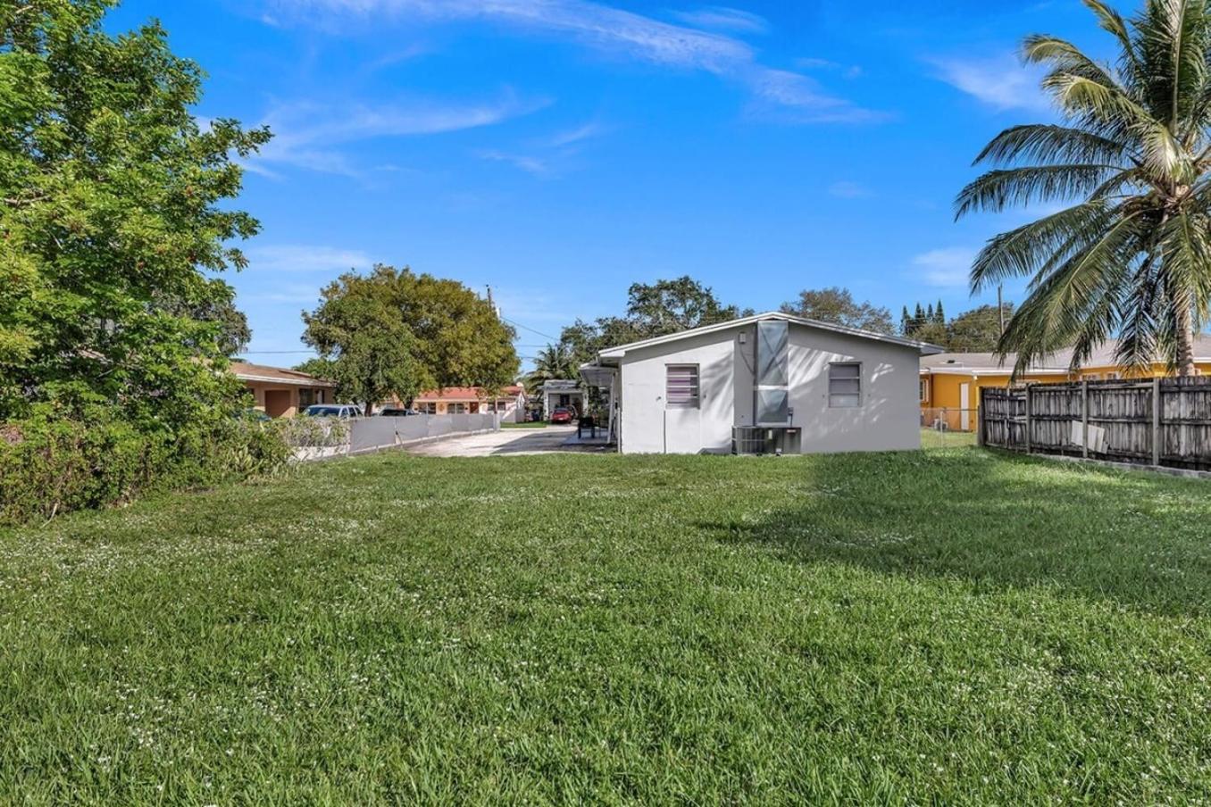 2 Bdrm Modern House Mins From Beach & Casino Hb1 Hallandale Beach Extérieur photo
