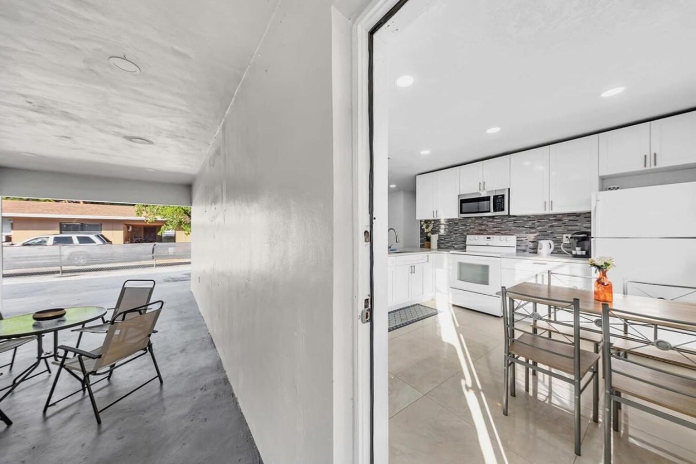 2 Bdrm Modern House Mins From Beach & Casino Hb1 Hallandale Beach Extérieur photo